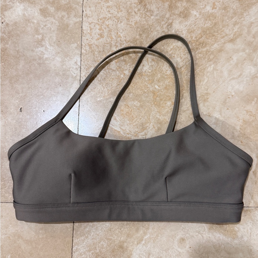 Alo yoga intrigue bra light cocoa S